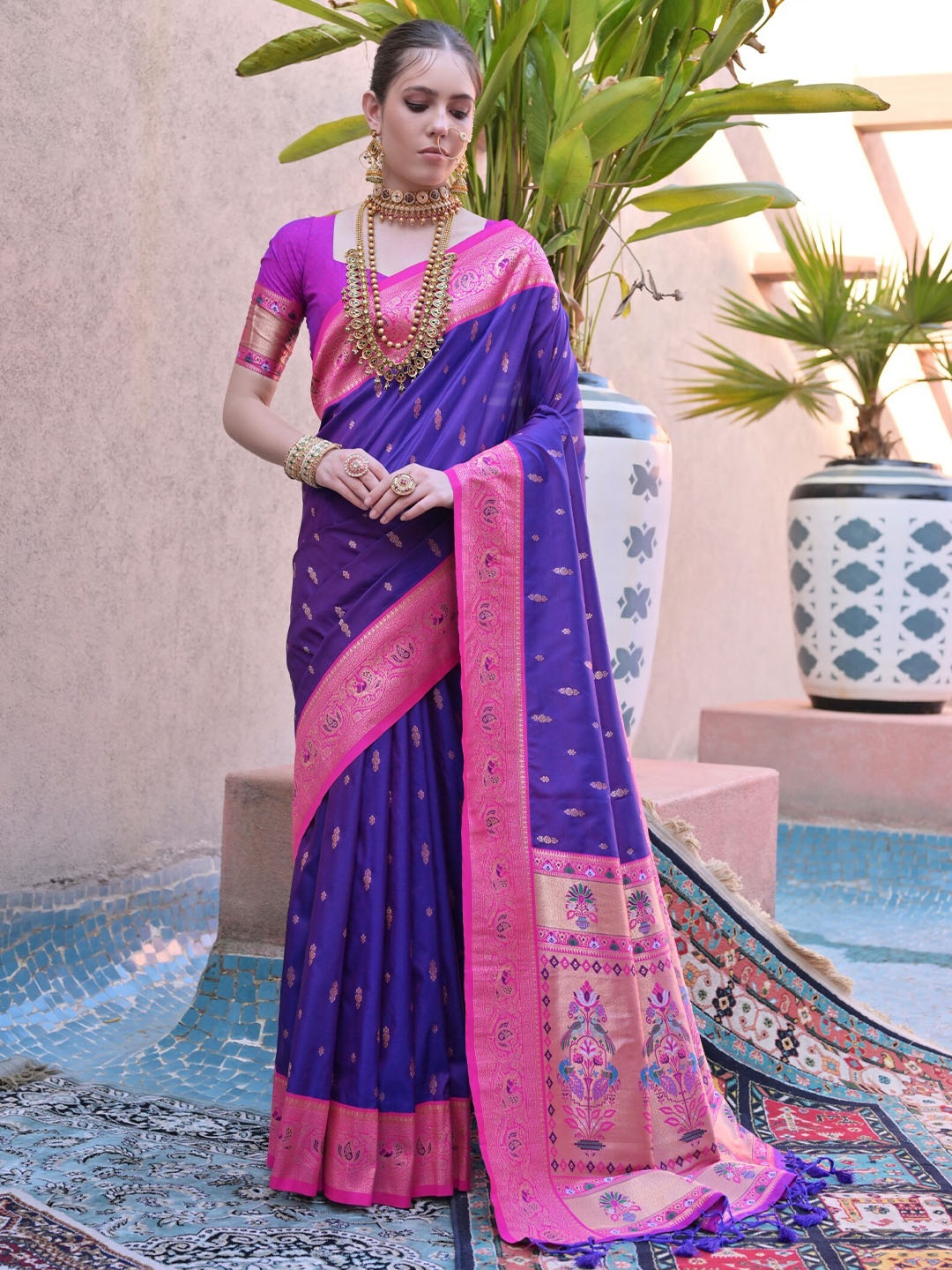 

VISHNU WEAVES Ethnic Motifs Zari Pure Silk Paithani Saree, Blue