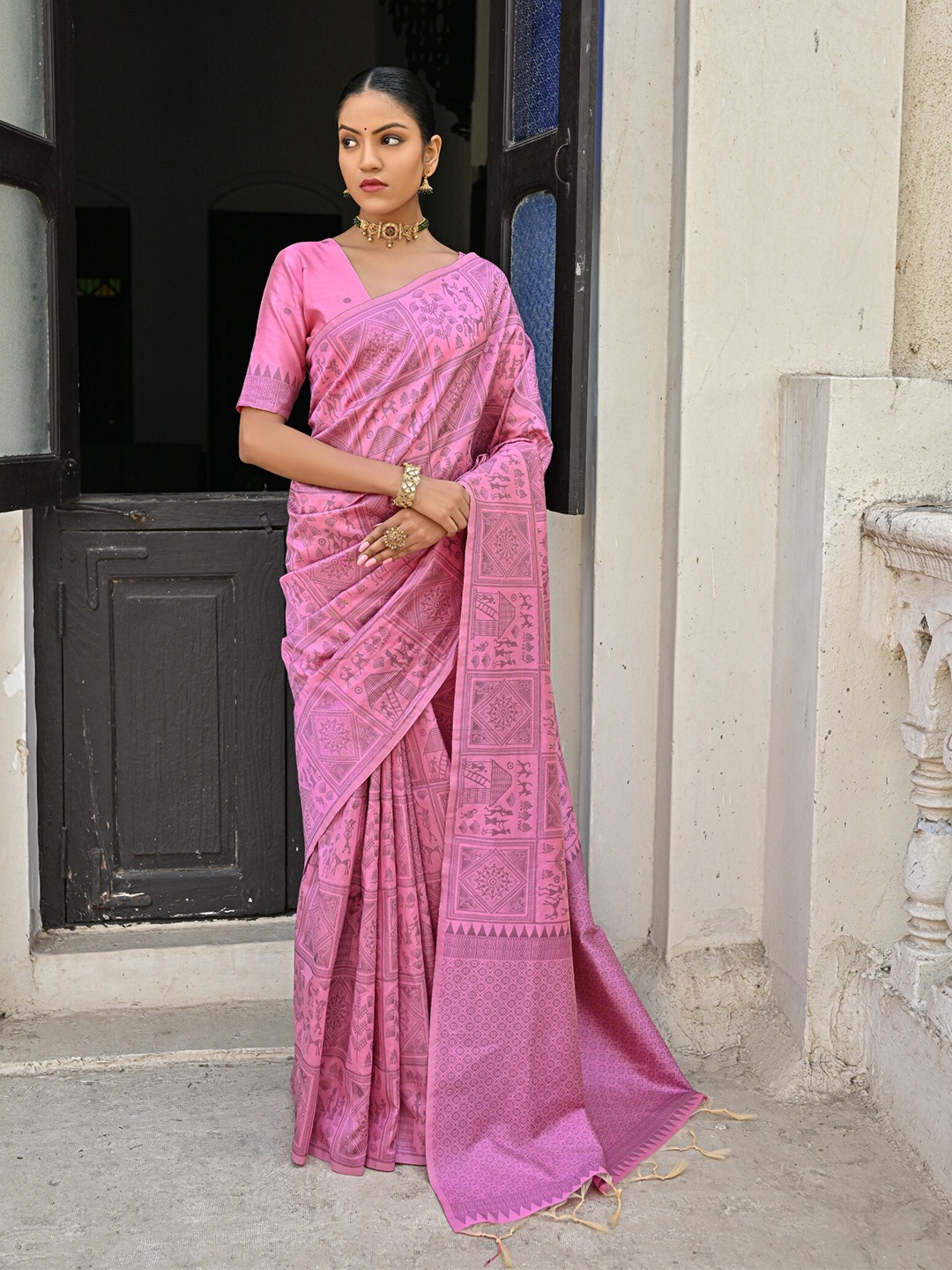 

VISHNU WEAVES Warli Bhagalpuri Saree, Pink