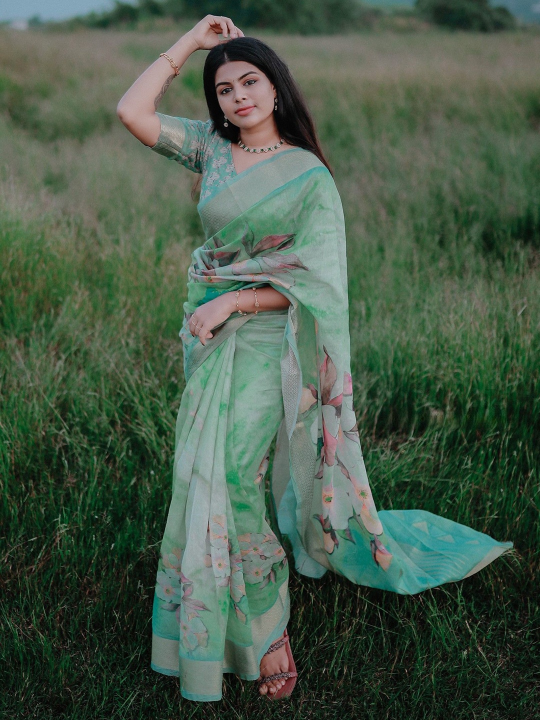 

VISHNU WEAVES Woven Design Zari Silk Cotton Jamdani Saree, Green