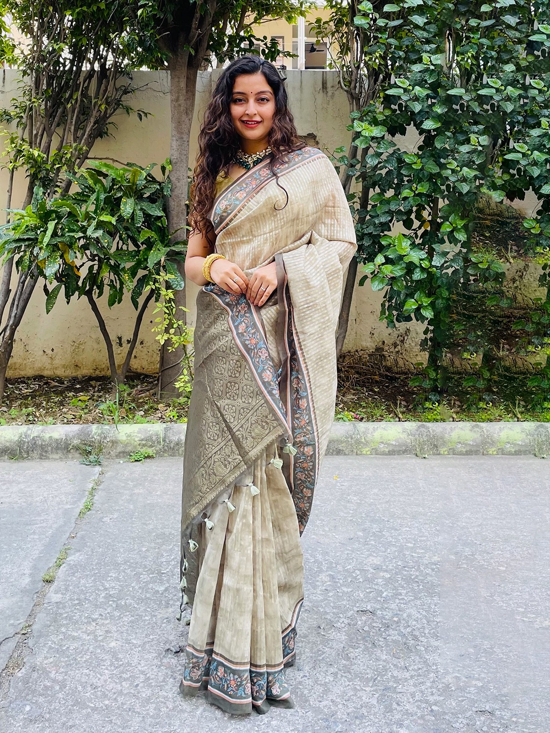 

VISHNU WEAVES Woven Design Zari Silk Cotton Saree, Off white