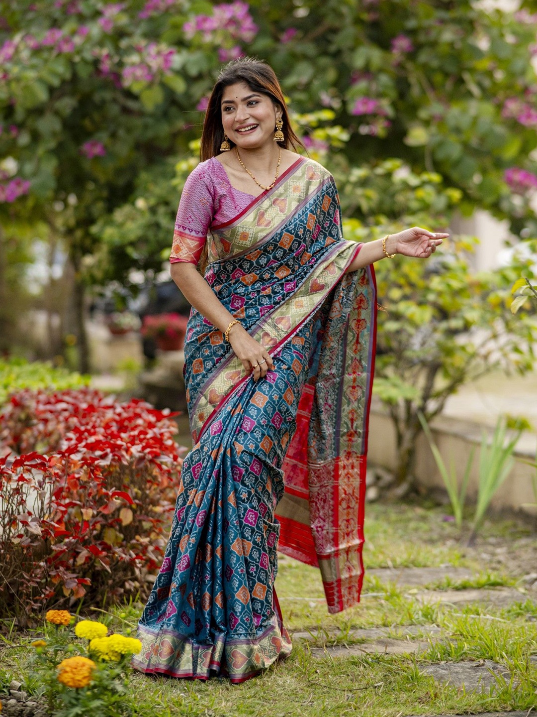 

VISHNU WEAVES Woven Design Zari Banarasi Saree, Teal