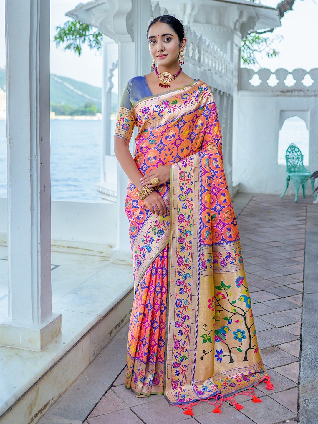 

VISHNU WEAVES Woven Design Zari Pure Silk Paithani Saree, Peach