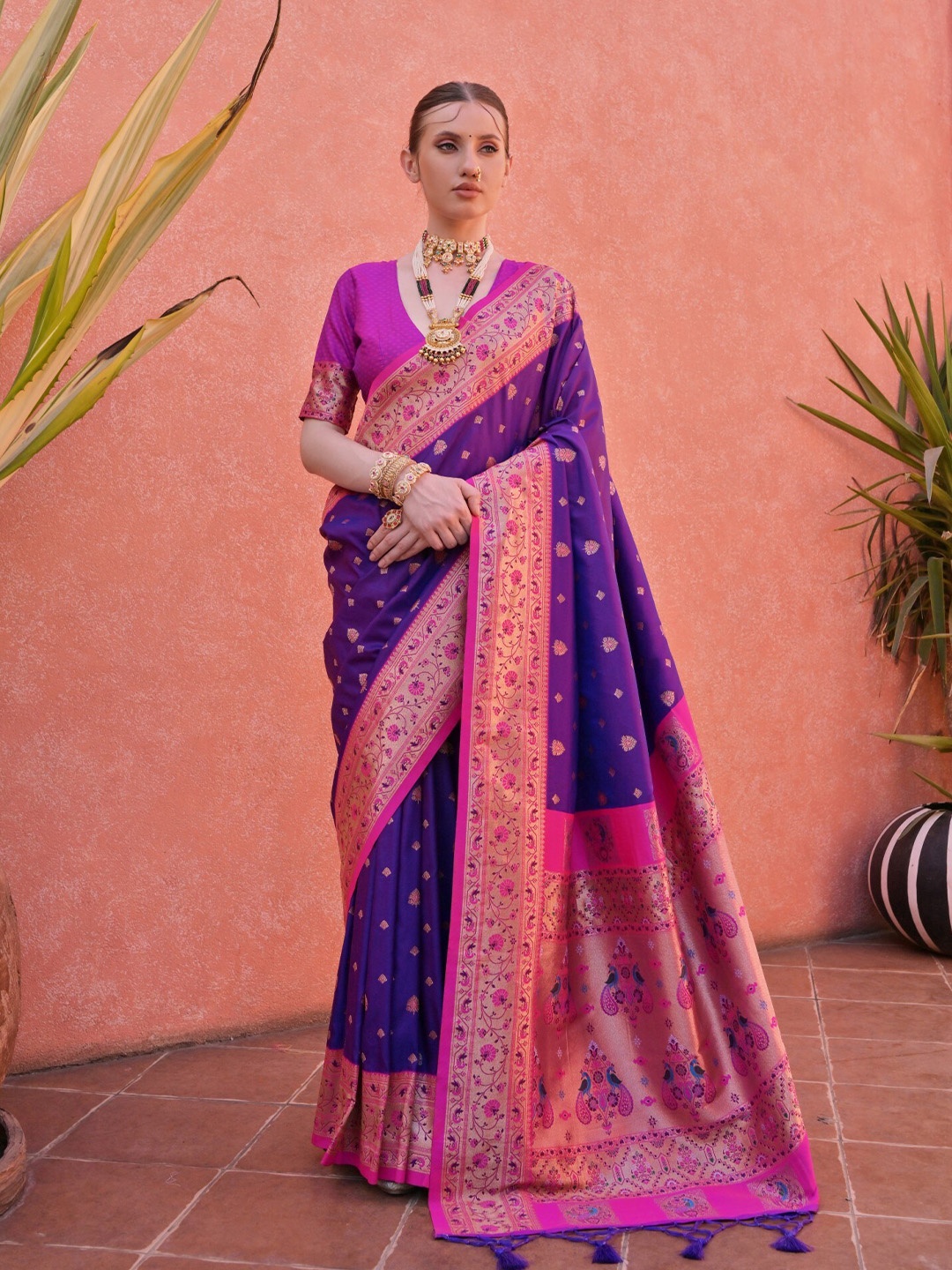 

VISHNU WEAVES Woven Design Zari Pure Silk Paithani Saree, Purple