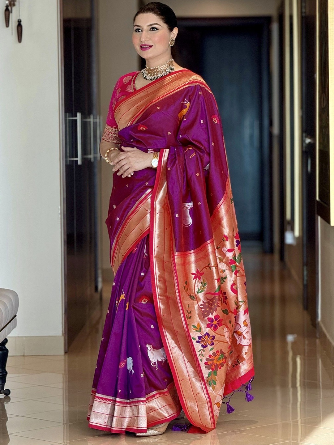 

VISHNU WEAVES Woven Design Zari Pure Silk Paithani Saree, Magenta