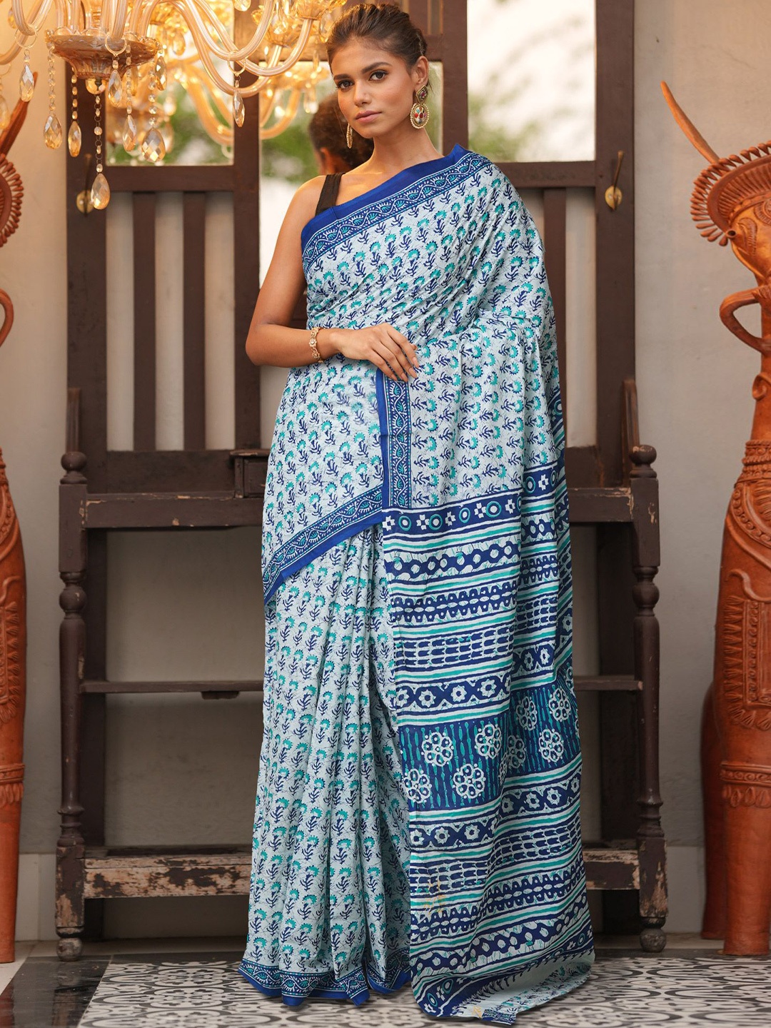 

Unnati Silks Ethnic Motifs Pure Cotton Handloom Block Print Saree, White