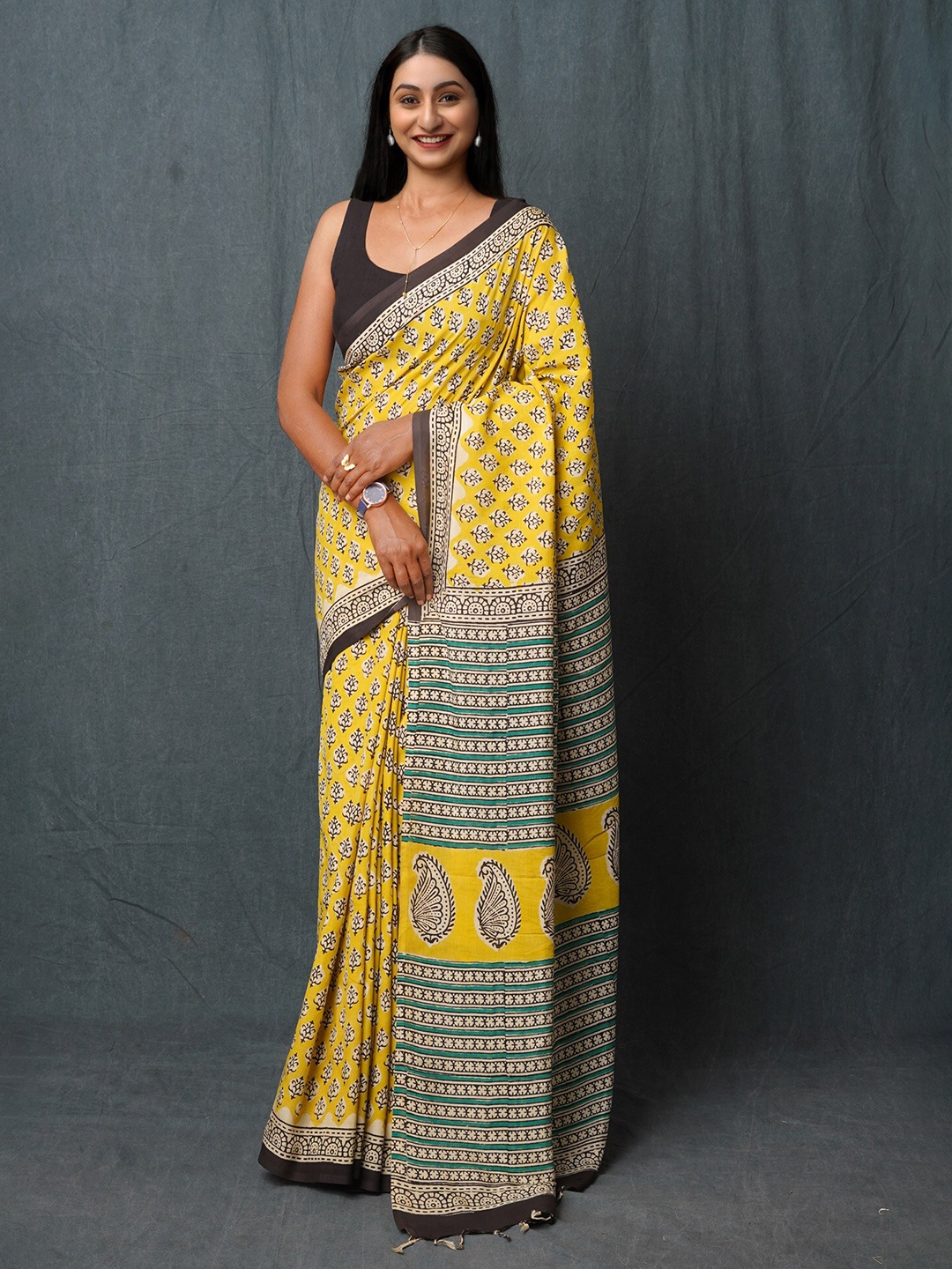 

Unnati Silks Tie and Dye Pure Silk Handloom Bagru Saree, Yellow