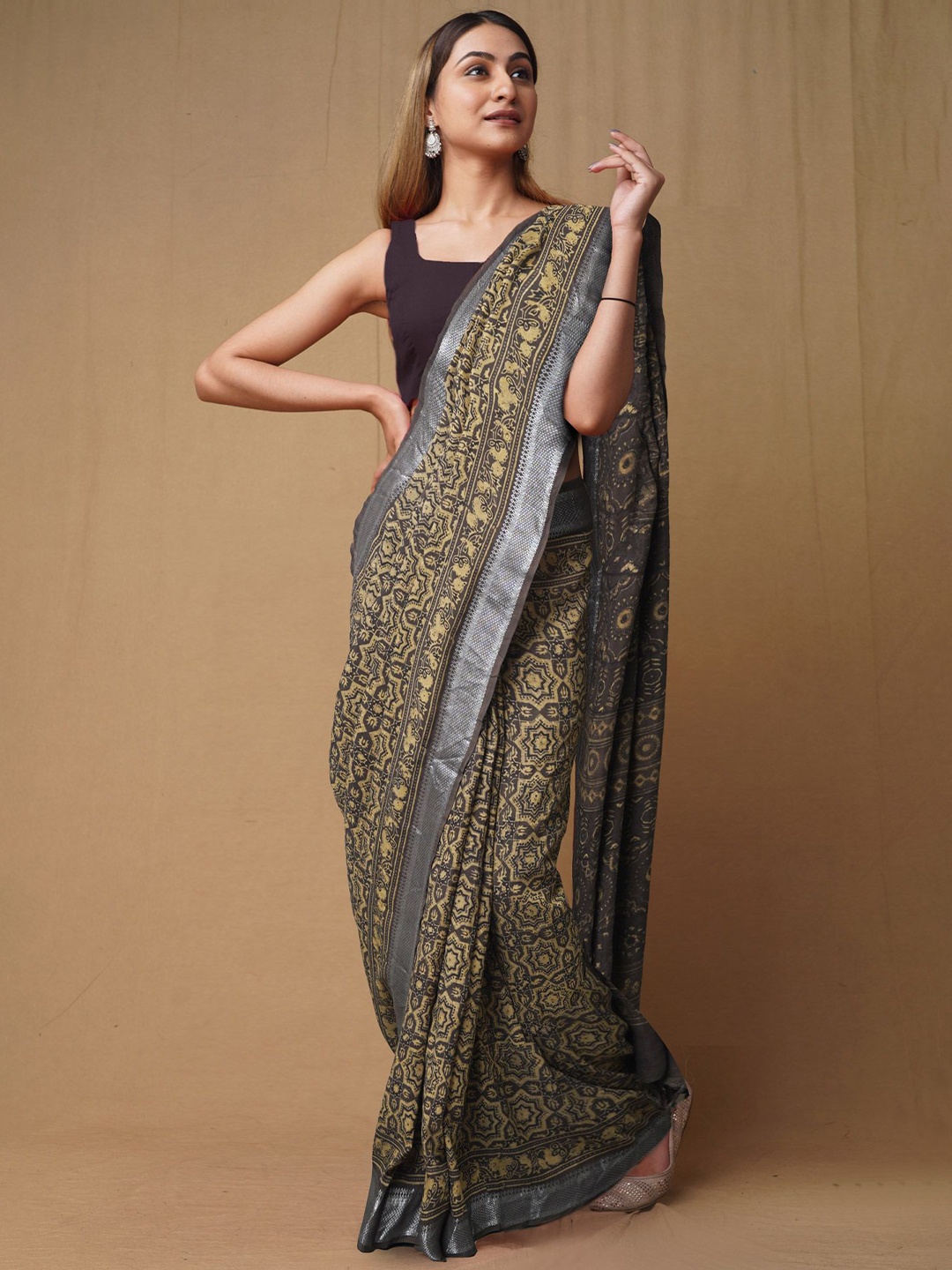 

Unnati Silks Ajrak Block Zari Pure Silk Handloom Chanderi Saree, Grey