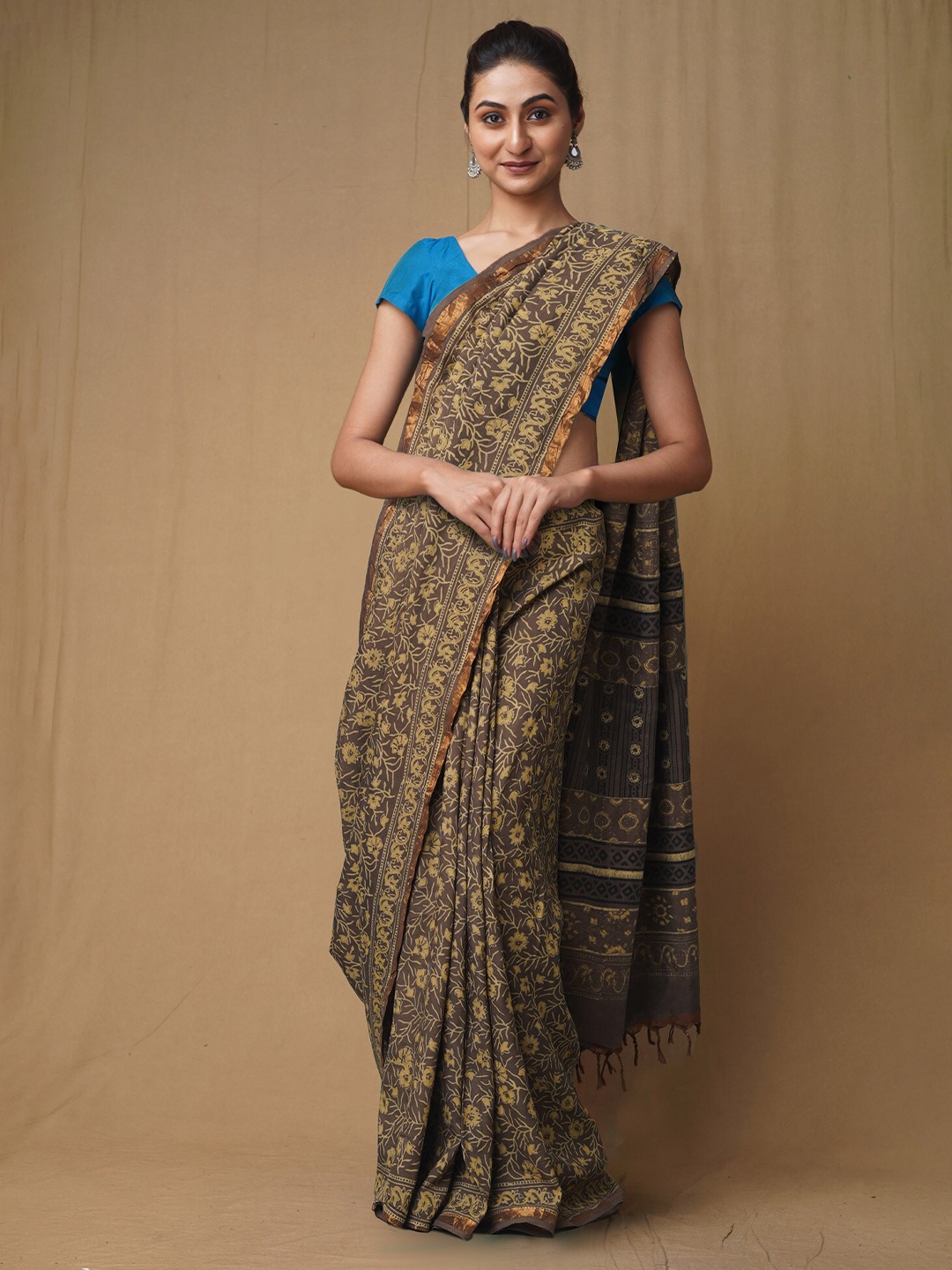 

Unnati Silks Ajrak Block Zari Pure Silk Handloom Chanderi Saree, Grey