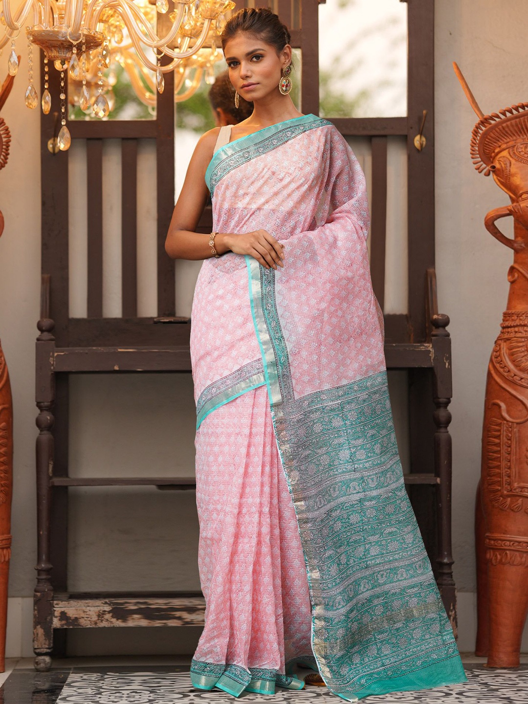 

Unnati Silks Ethnic Motifs Zari Handloom Kota Saree, Peach