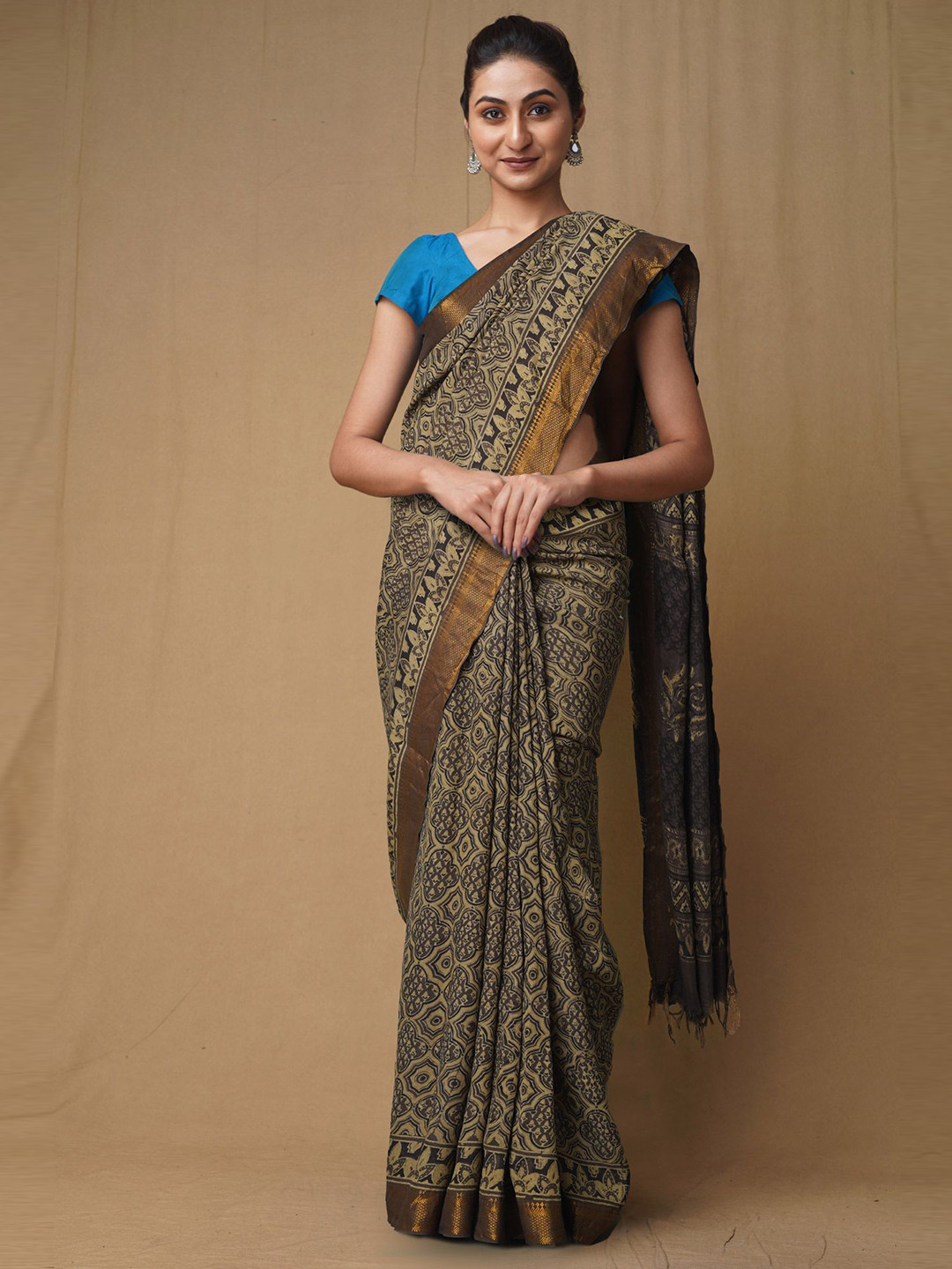 

Unnati Silks Ajrak Block Zari Pure Silk Handloom Chanderi Saree, Grey