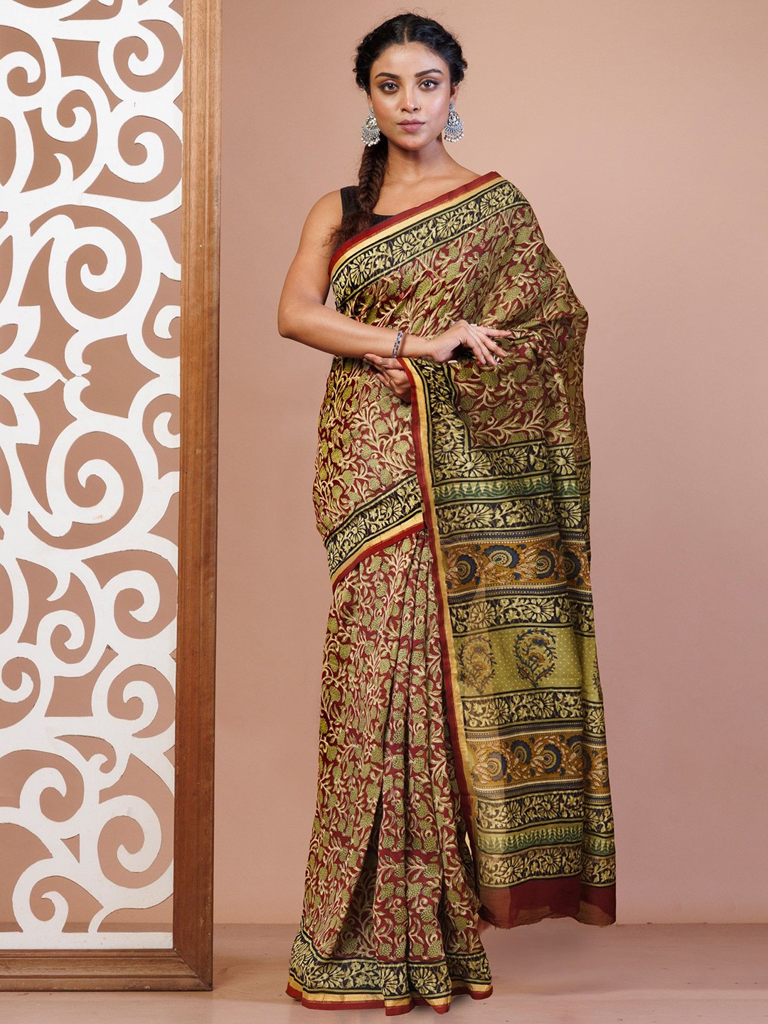 

Unnati Silks Floral Silk Cotton Handloom Chanderi Saree, Red