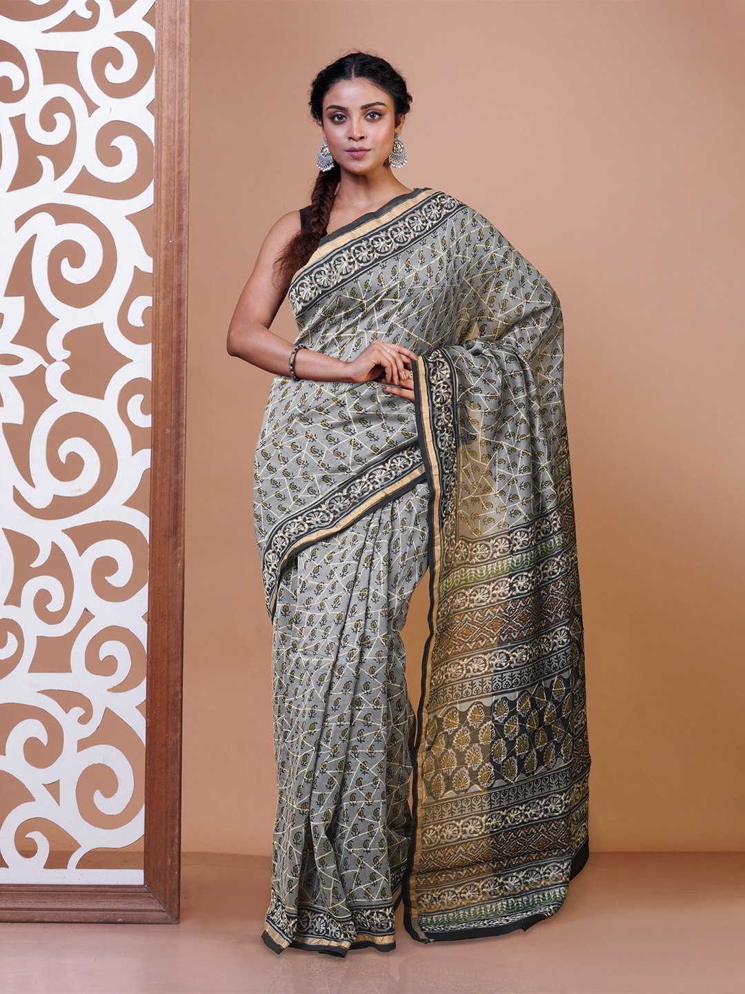 

Unnati Silks Handloom Chanderi Saree, Grey