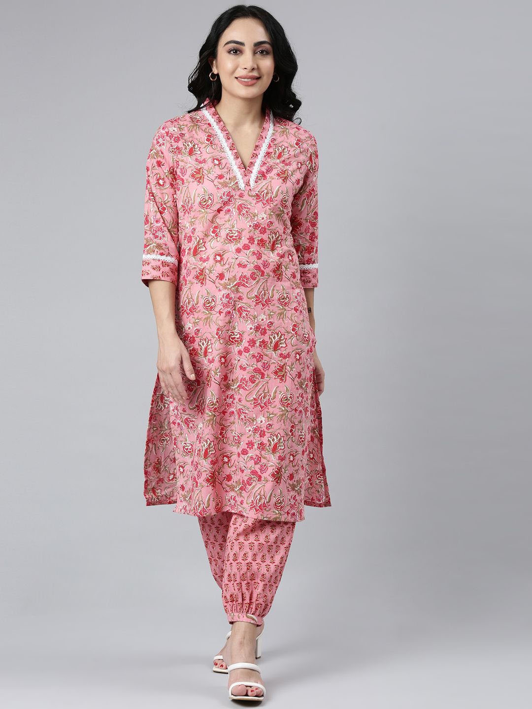 

Samhitas V Neck Floral Printed Regular Pure Cotton Straight Kurta with Trousers, Pink