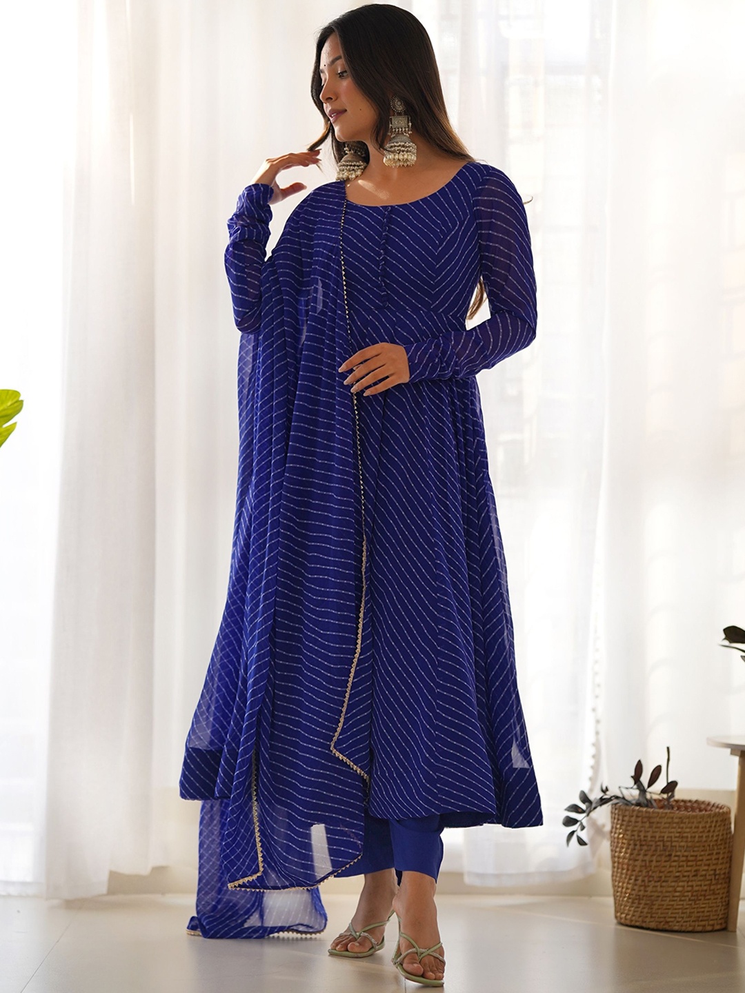 

NIZA FASHION Women Printed Regular Kurta with Trousers & With Dupatta, Blue