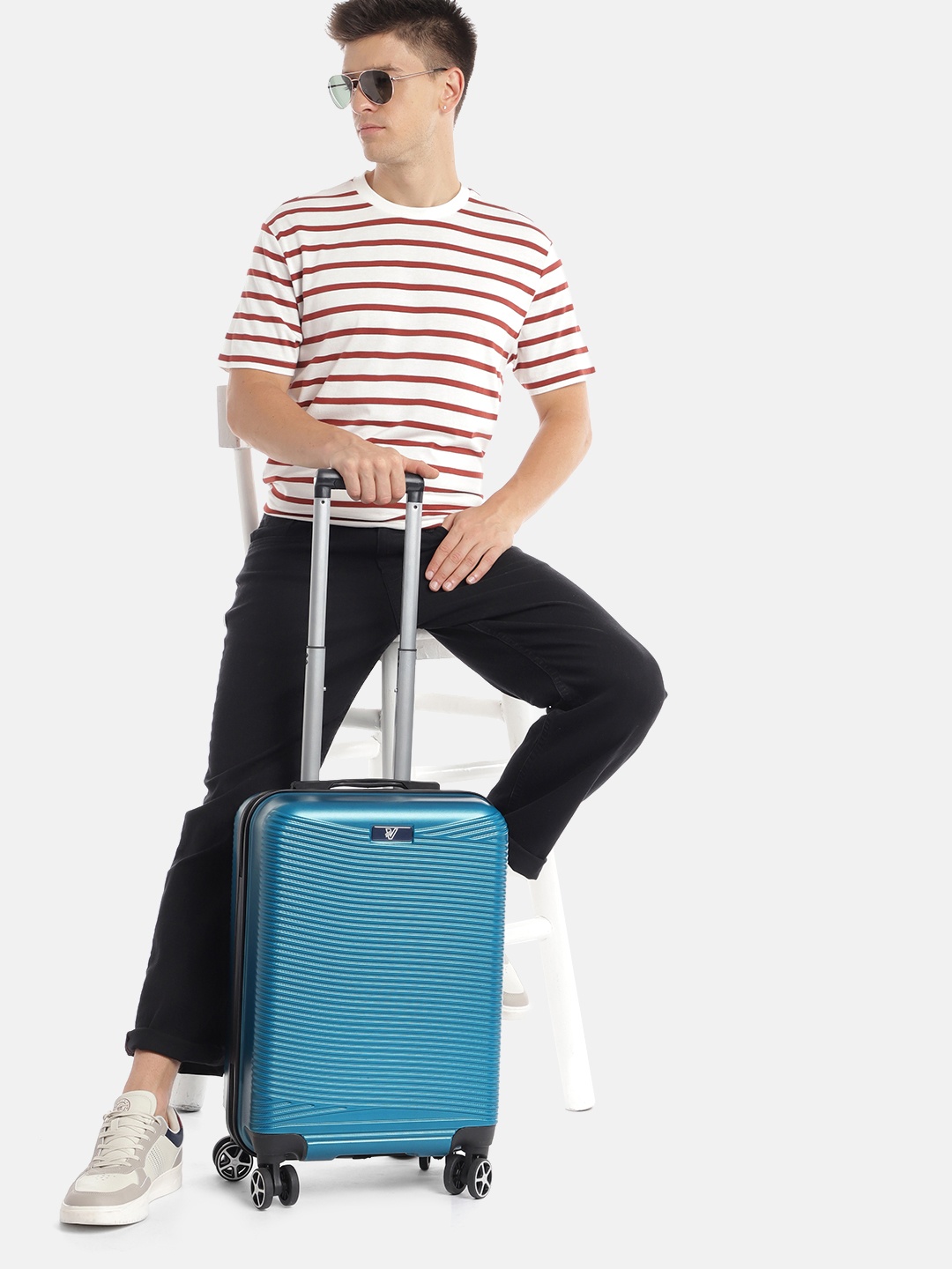 

V By Verage Firestone Textured Hard-Sided Cabin-Sized Trolley Bag 47.04L, Teal