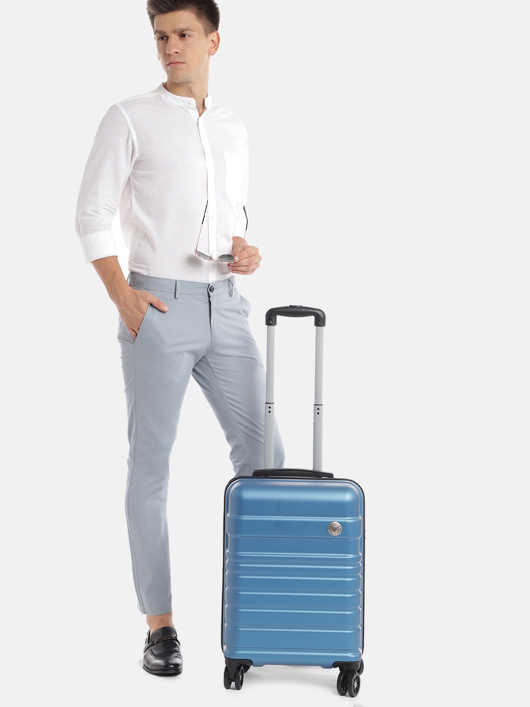 

V By Verage Tokyo Textured Hard-Sided Cabin-Sized Trolley Bag 47.04L, Blue