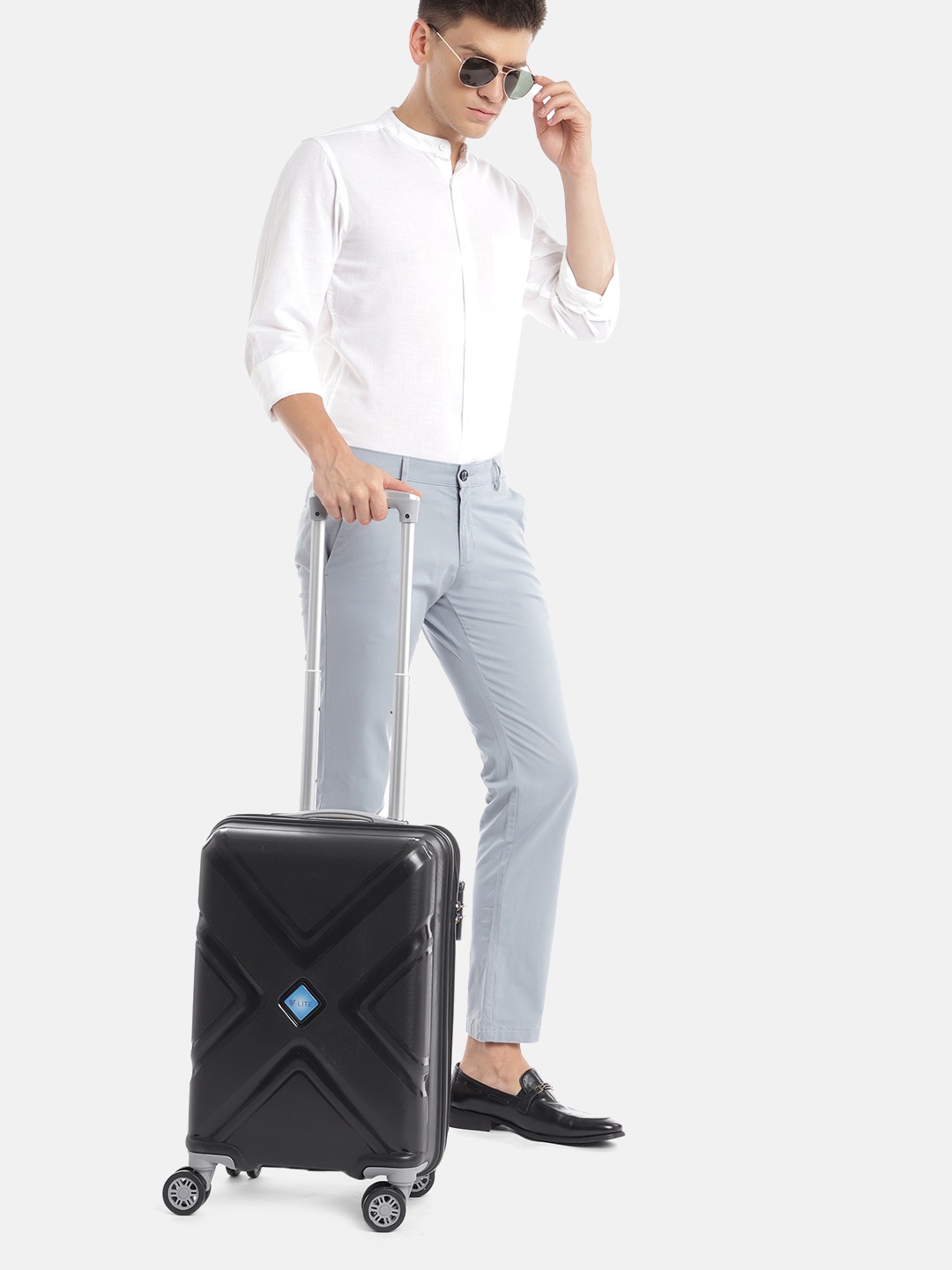 

V By Verage Glanza Textured 360-Degree Rotation Hard-Sided Cabin-Sized Trolley Bag 47.04L, Black