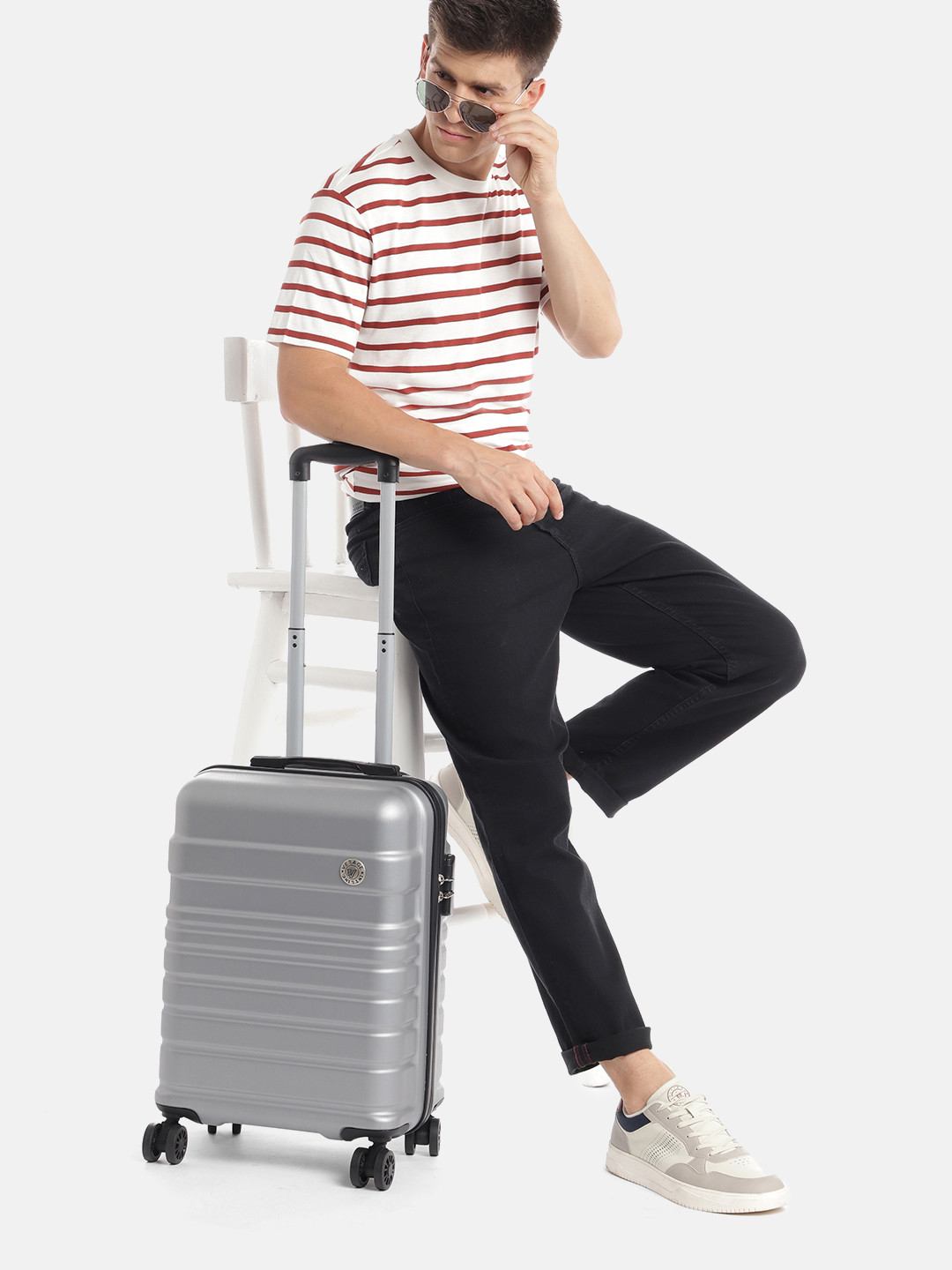 

V By Verage Tokyo Textured Hard-Sided Cabin-Sized Trolley Bag 47.04L, Silver