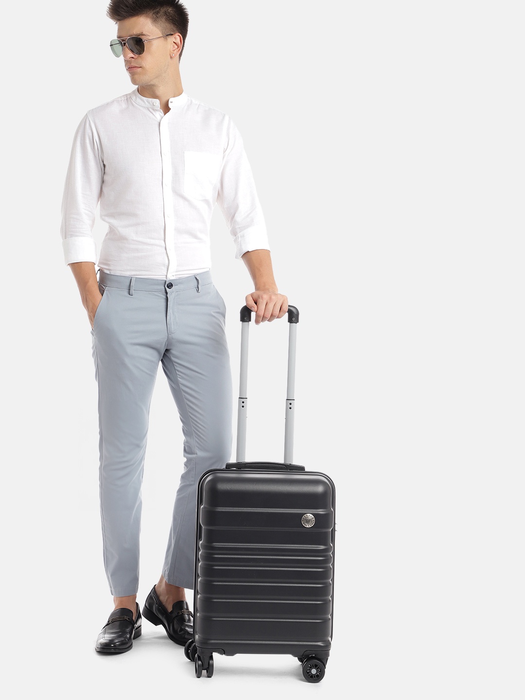 

V By Verage Tokyo Textured Hard-Sided Cabin-Sized Trolley Bag 47.04L, Black