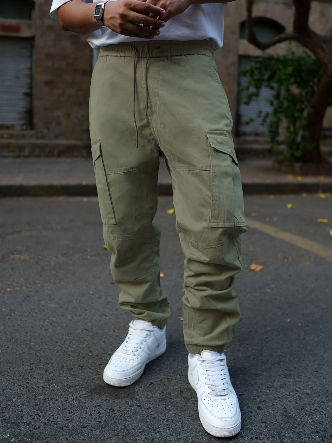 

Powerlook Men Mid-Rise Regular Fit Cargos Trousers, Green
