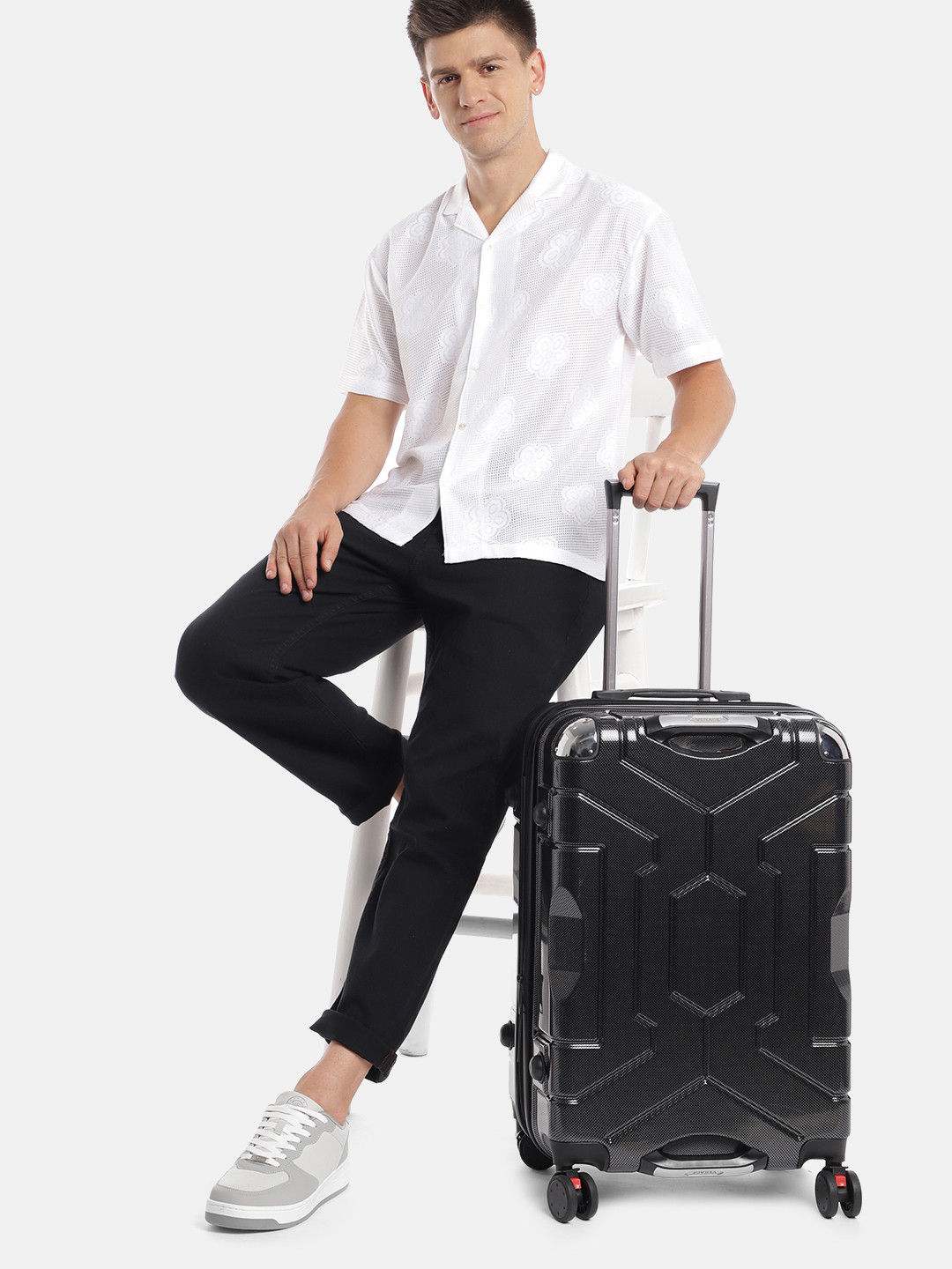 

VERAGE Textured Nova Hard-Sided Medium-Sized Check-In Trolley Bag 67 L, Black