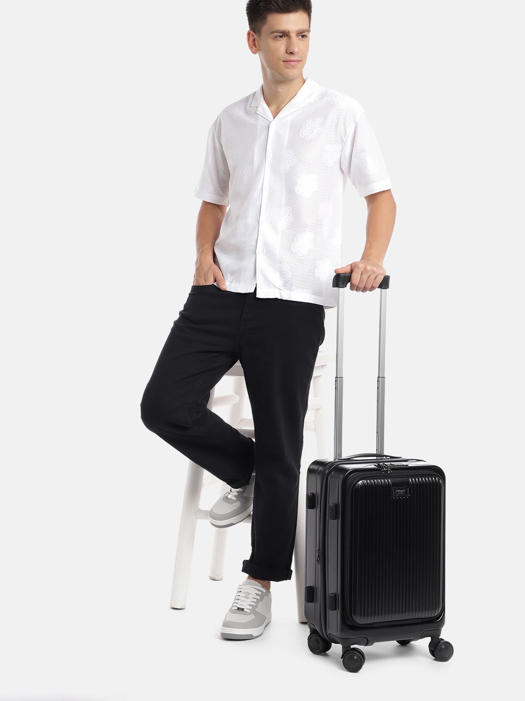 

VERAGE Alpha + Textured 360-Degree Rotation Hard-Sided Small Cabin-Sized Trolley Bag 42L, Black
