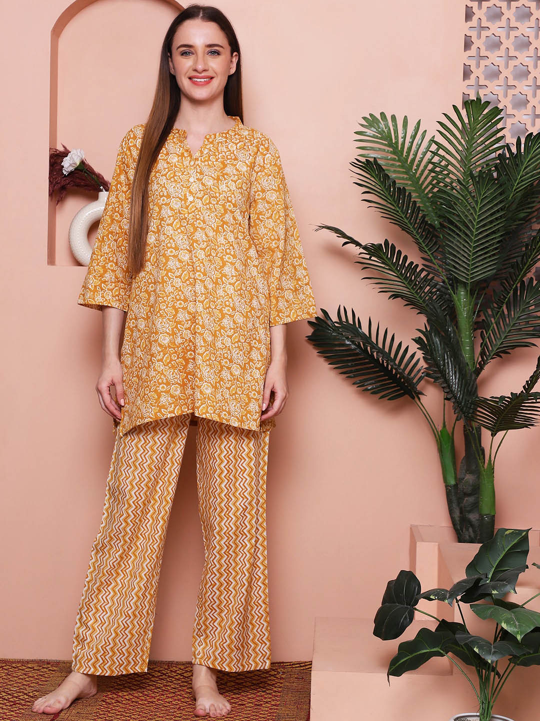 

Indreams Women Printed Pure Cotton Night suit, Yellow