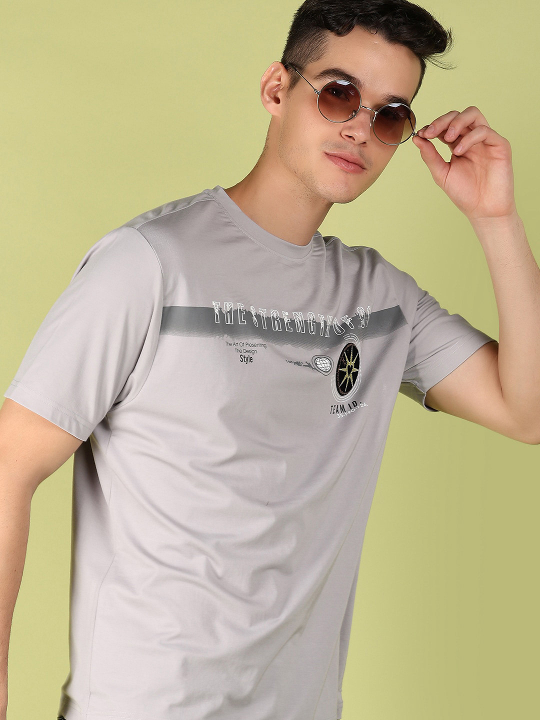 

V-Mart Men Typography V-Neck Pockets T-shirt, Grey