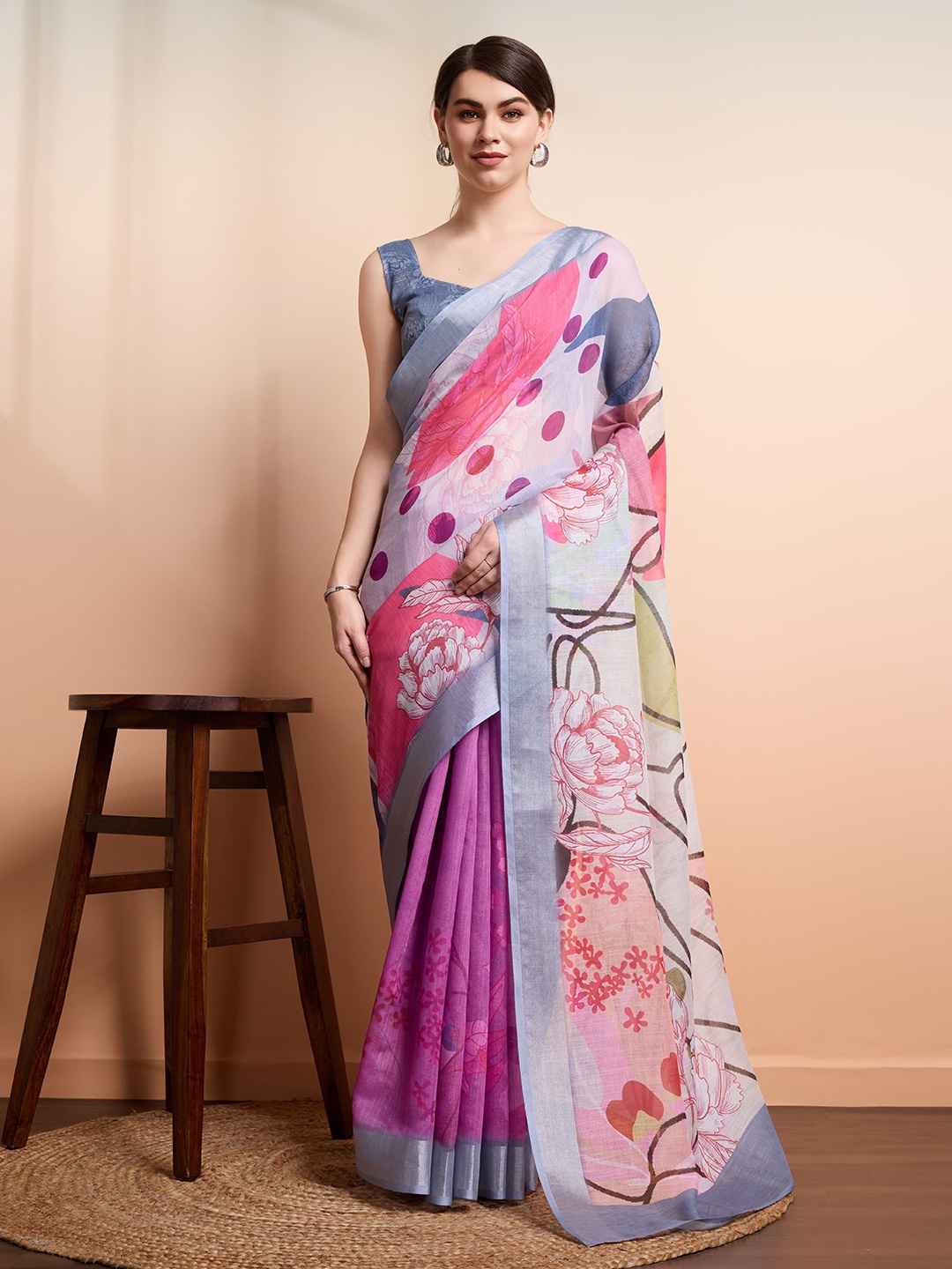 

RACHNA Floral Printed Saree, Purple