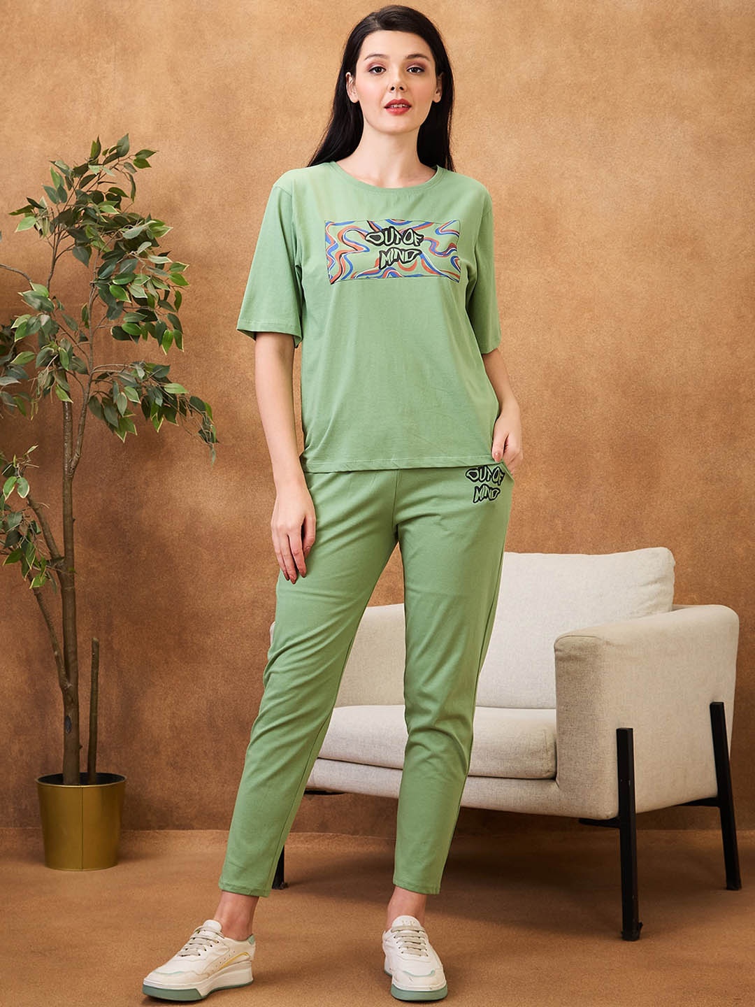 

AV2 Women Printed Pure Cotton Top & Trousers Co-Ord, Green