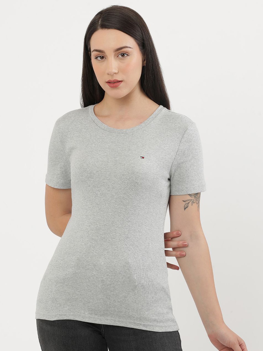 

Tommy Hilfiger Women V-Neck T-shirt, Grey