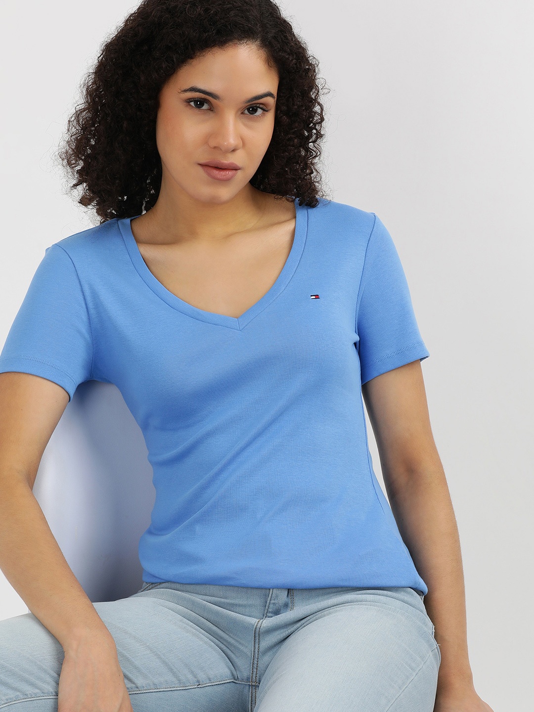 

Tommy Hilfiger Women Solid V-Neck Pockets T-shirt, Blue