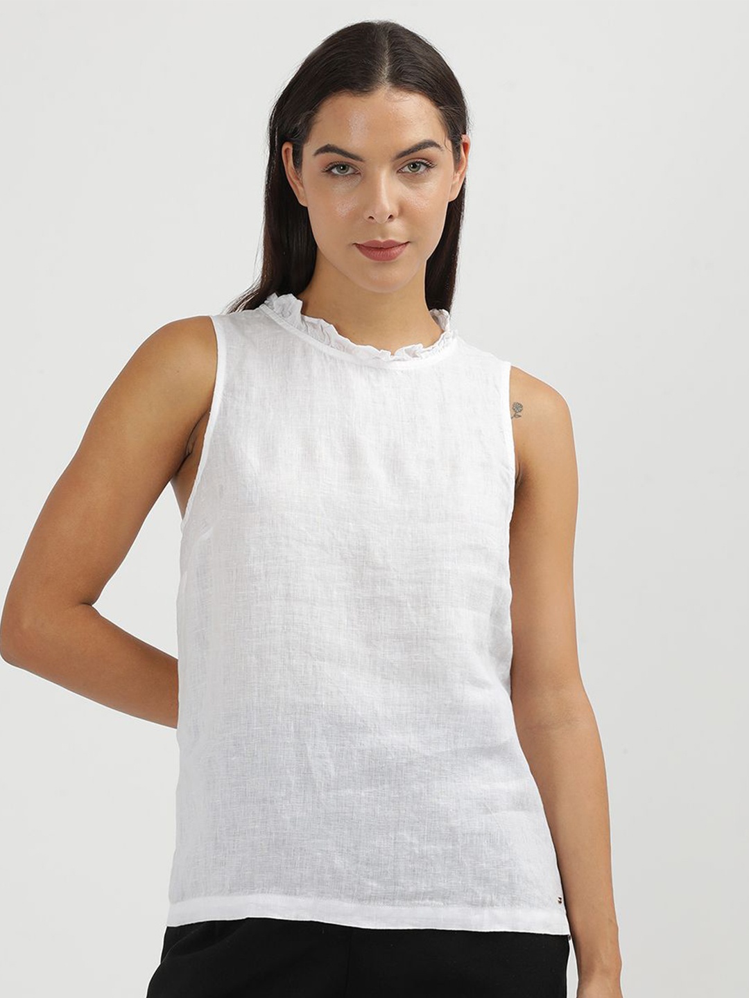 

Tommy Hilfiger Round Neck Sleeveless Linen Tops, White