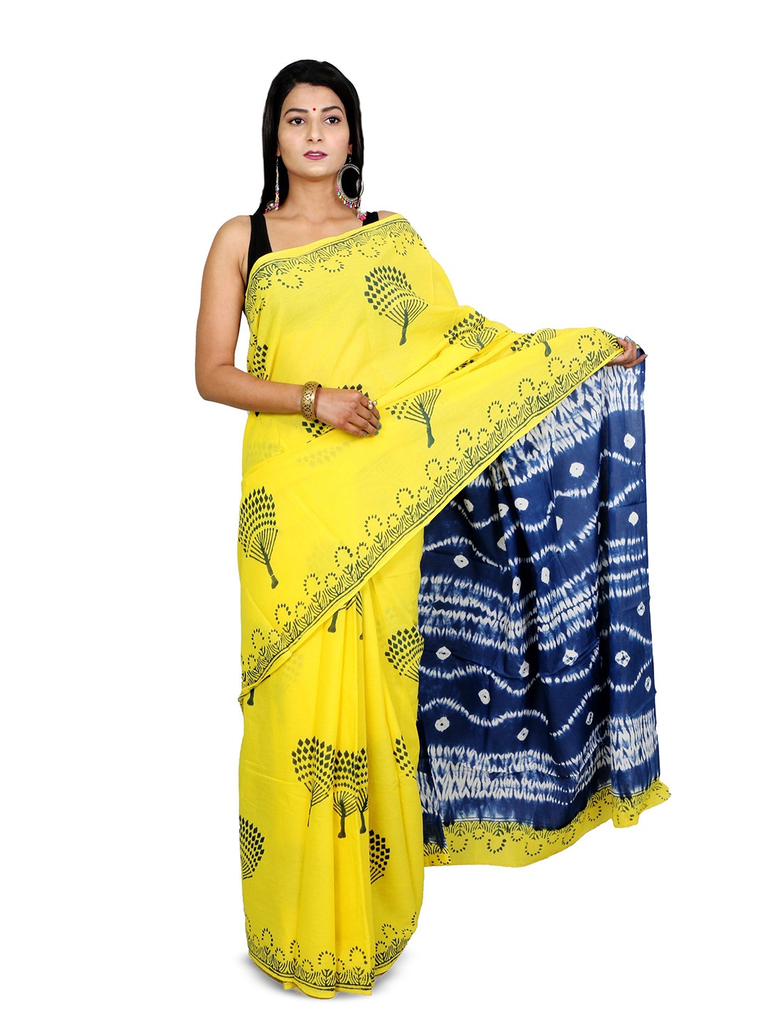 

THE FAMILIAR HANDICRAFTS Floral Pure Cotton Ikat Saree, Grey