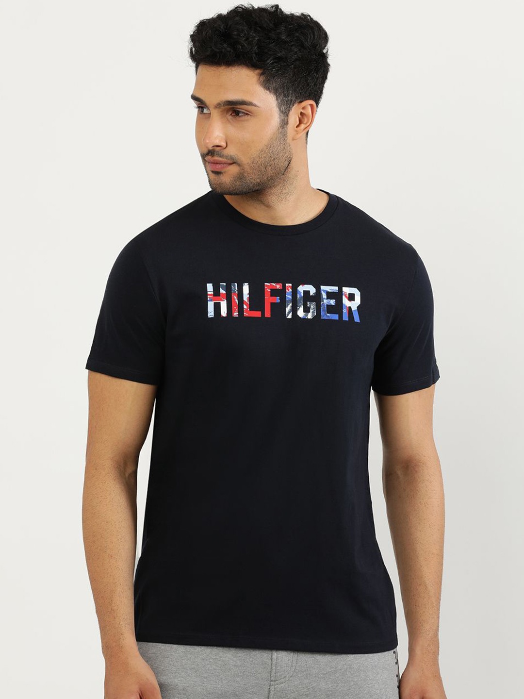 

Tommy Hilfiger Men Typography Applique T-shirt, Blue