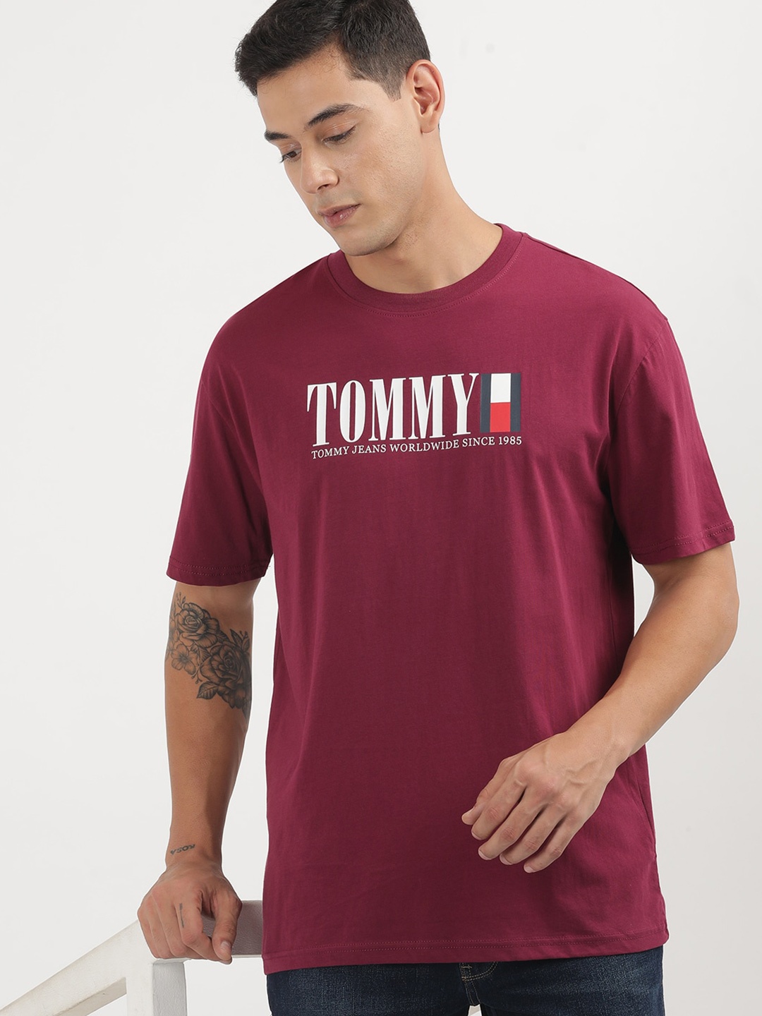 

Tommy Hilfiger Men Typography Printed Applique T-shirt, Purple