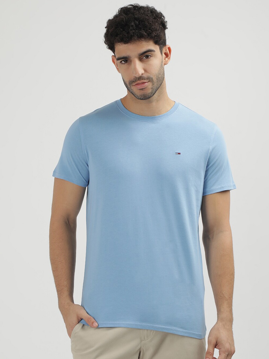 

Tommy Hilfiger Men Solid Slim Fit T-shirt, Blue