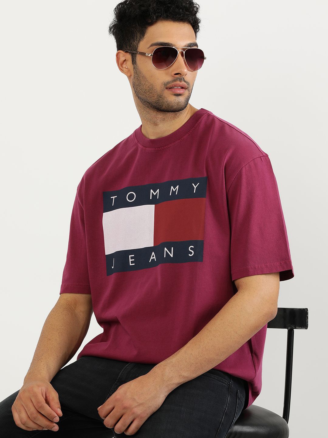 

Tommy Hilfiger Men Striped Pockets T-shirt, Purple