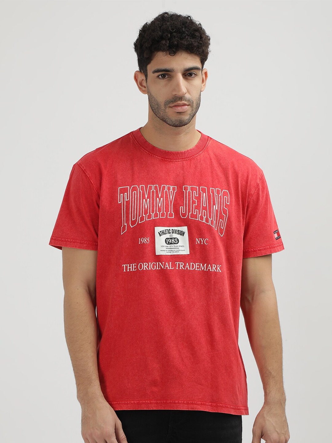 

Tommy Hilfiger Men Printed V-Neck Extended Sleeves T-shirt, Red