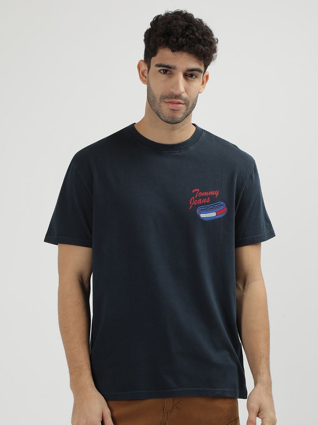 

Tommy Hilfiger Men Applique T-shirt, Blue