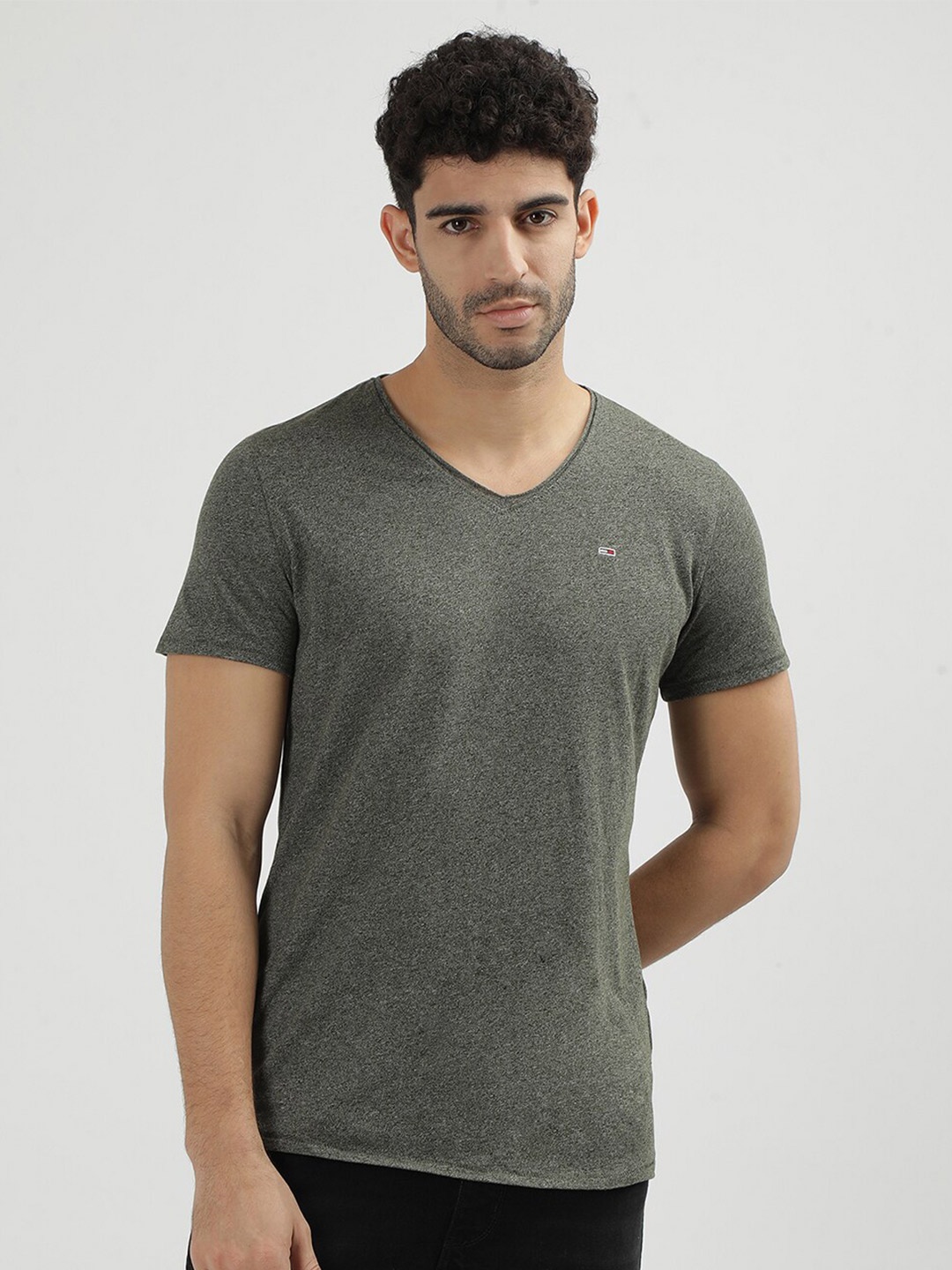 

Tommy Hilfiger Men Henley Neck Pockets Slim Fit T-shirt, Grey