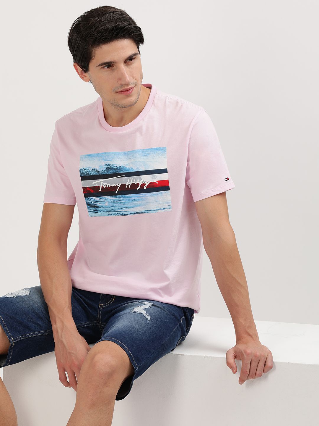 

Tommy Hilfiger Men Printed Pockets T-shirt, Pink