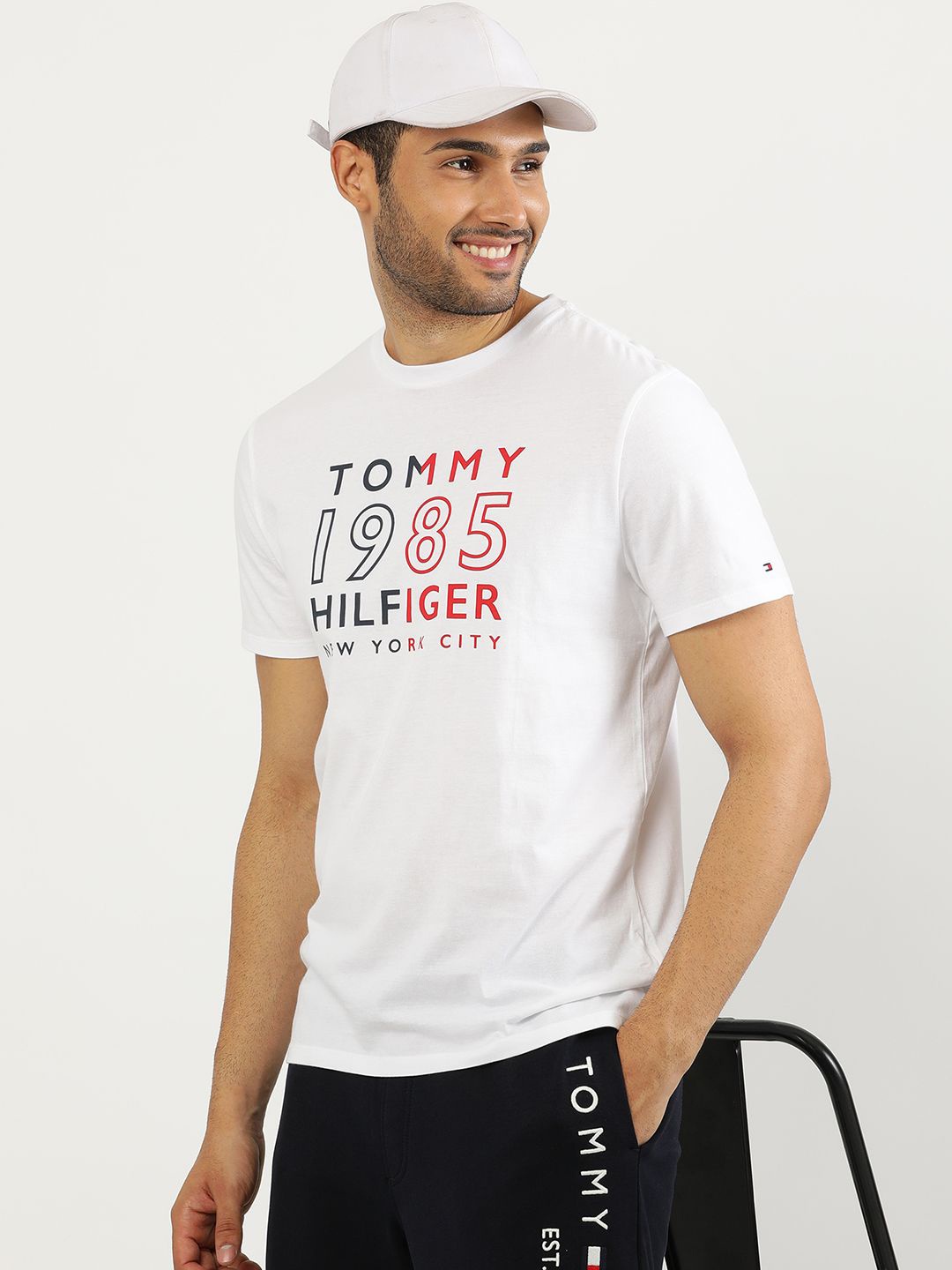 

Tommy Hilfiger Men Typography Printed Applique T-shirt, White