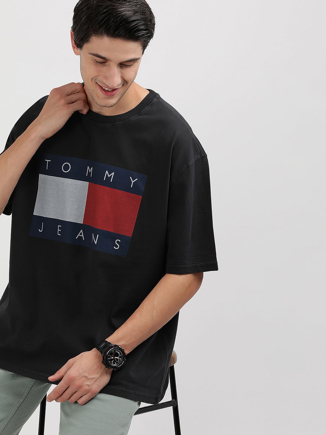 

Tommy Hilfiger Men Chest Print Short Sleeves T-shirt, Black
