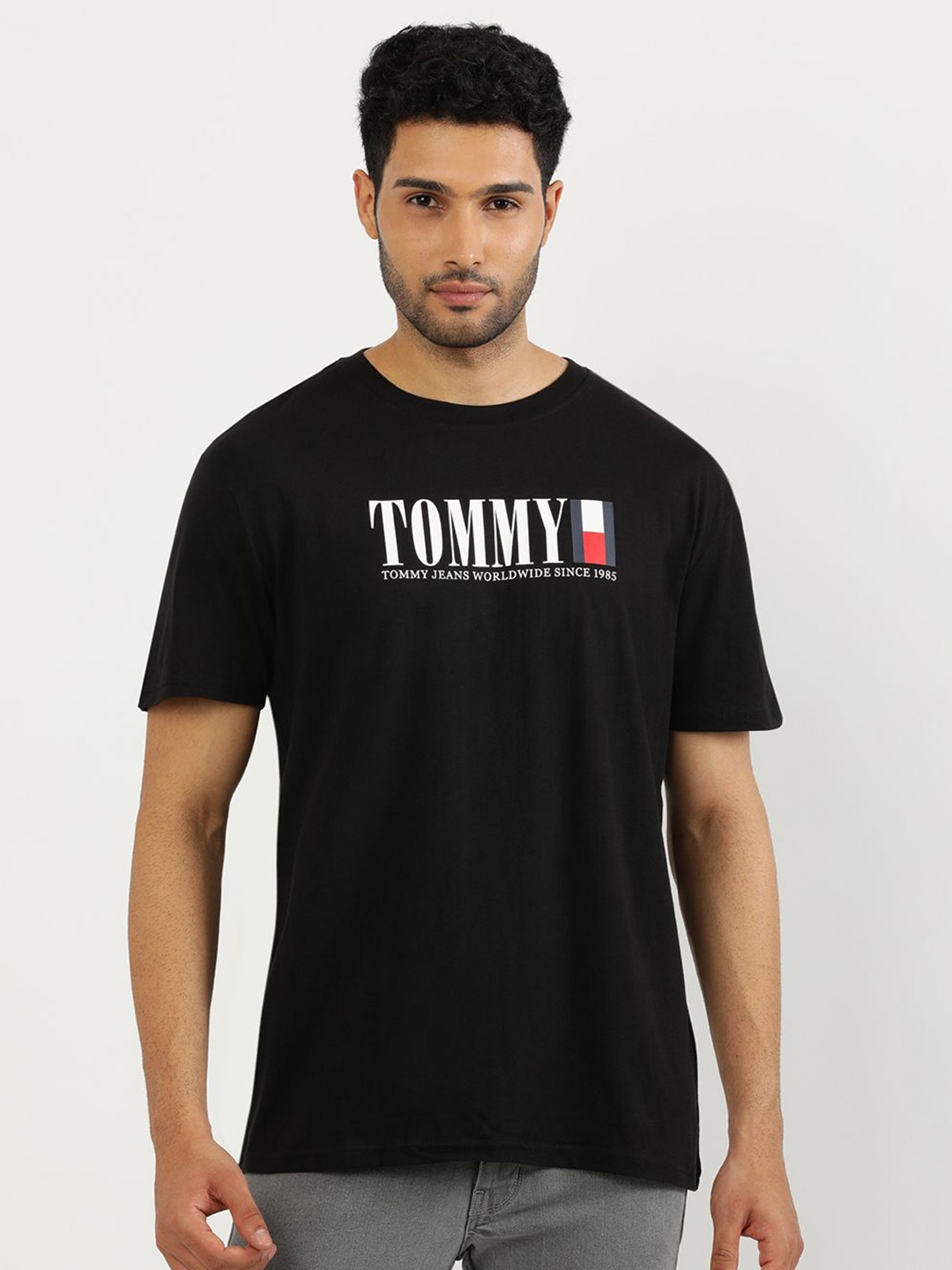 

Tommy Hilfiger Men Typography Printed Applique T-shirt, Black