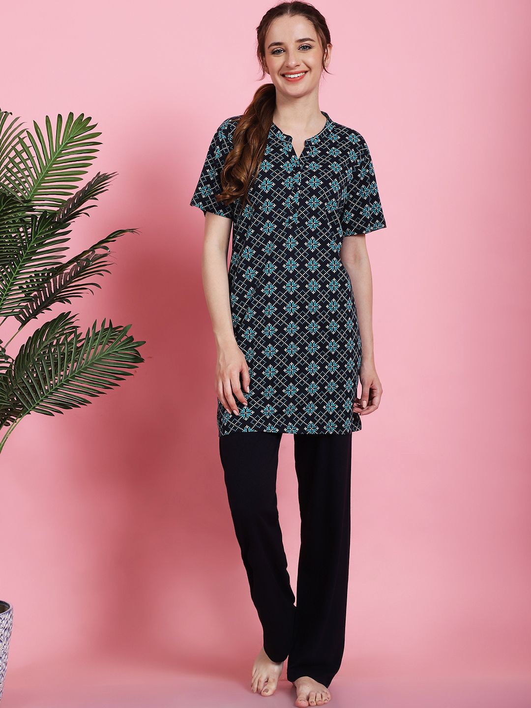 

Kanvin Women Printed Pure Cotton Night suit, Navy blue