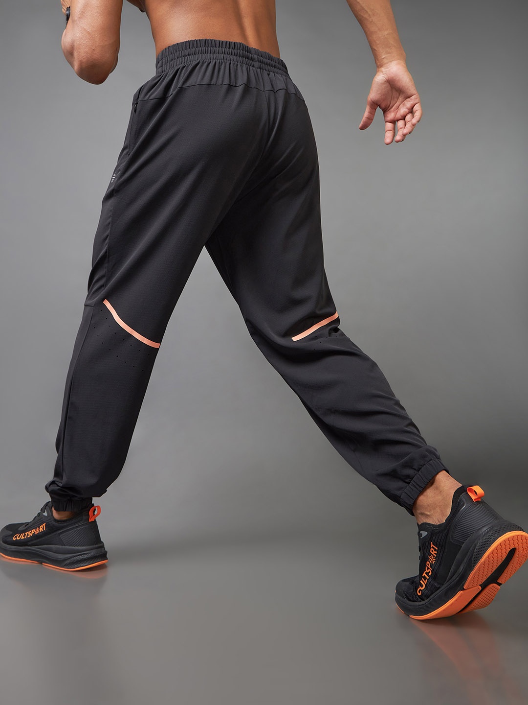 

Cultsport Men Regular Fit Run Level Up Joggers, Black