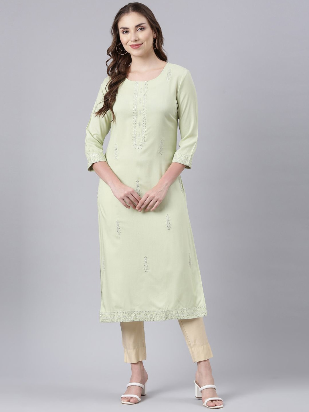 

Neerus Women Thread Work Kurta, Green