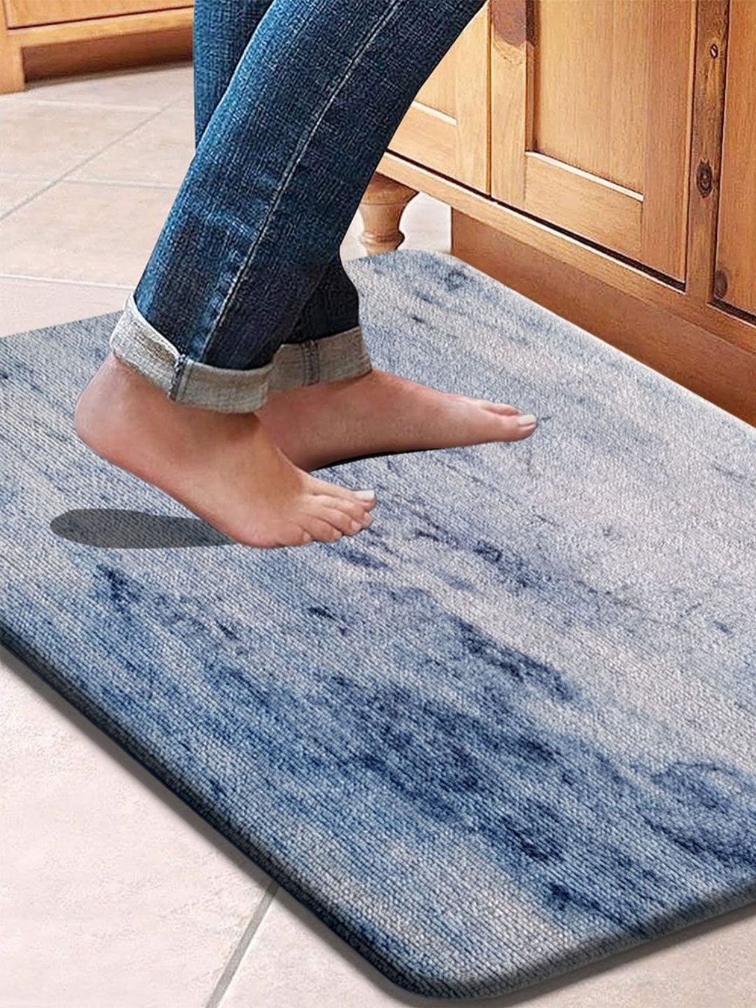 

LUXEHOME INTERNATIONAL Blue Printed Anti-Skid Doormat