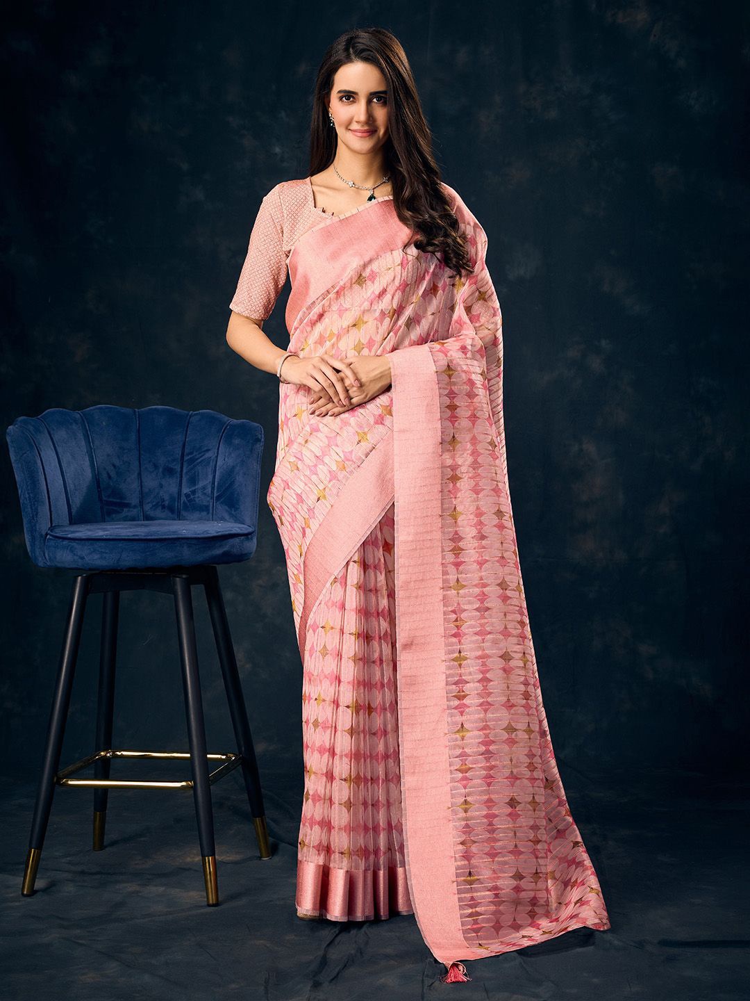 

Ishin Striped Organza Saree, Peach